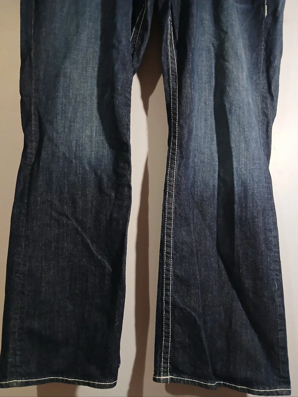 Vigoss Womans Dark Wash Blue Jeans. 